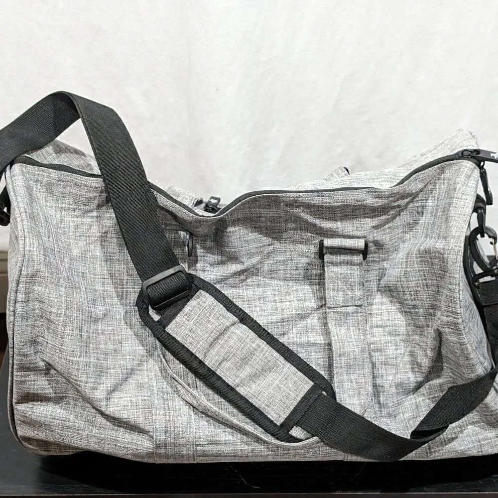 ‎BNWT Original Penguin Weekender Duffel